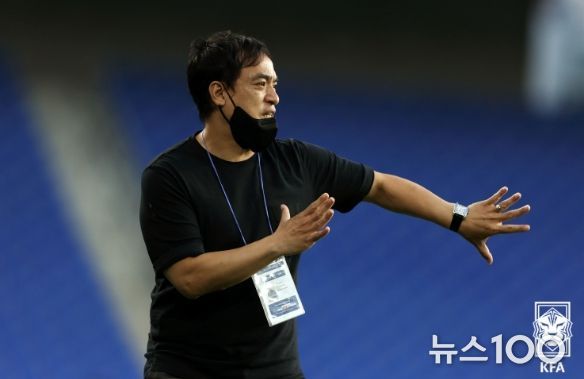 박성배 숭실대 감독은 제자들의 취업을 걱정스러워 했다. 사진은 2021년 K3 양주시민축구단 감독을 맡을 당시의 모습.