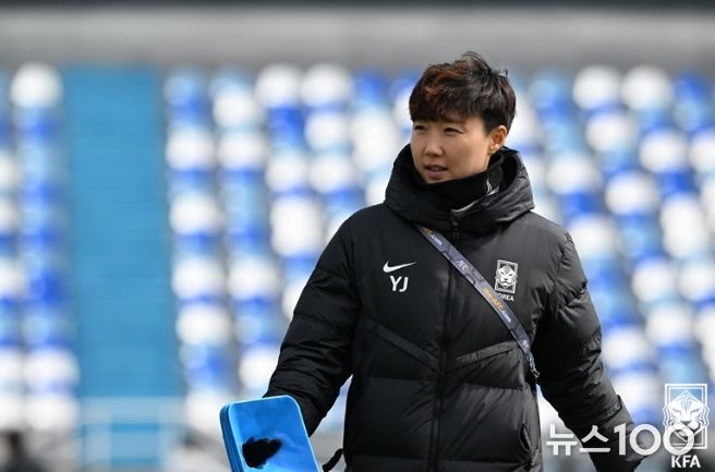 지난 3월 2024 AFC U-20 여자 아시안컵 당시 박윤정 감독의 모습.