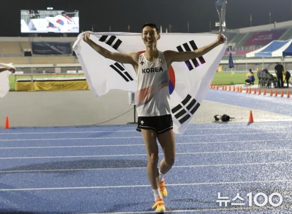 용인특례시 직장운동경기부 소속 우상혁 선수는 '2025 구미아시아육상경기선수권대회'에서 높이뛰기 금메달을 차지했다
