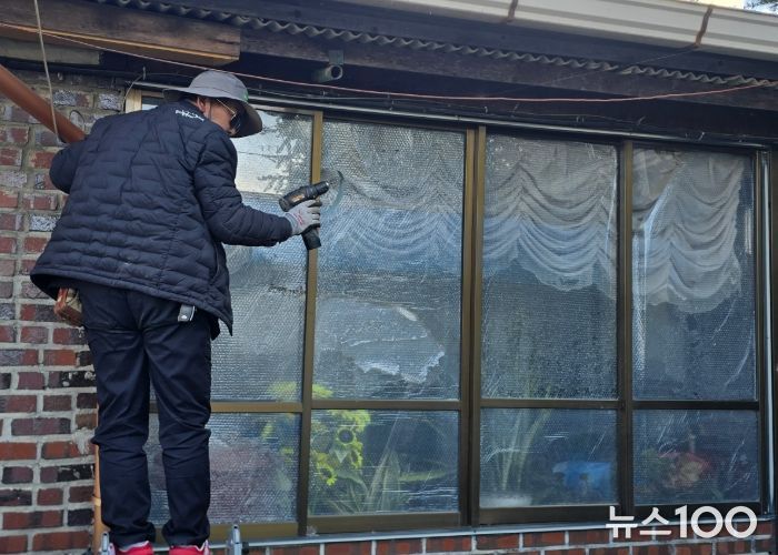 포천시 이동면 지역사회보장협의체, 취약계층 겨울철 월동준비 ‘이상 무(無)’