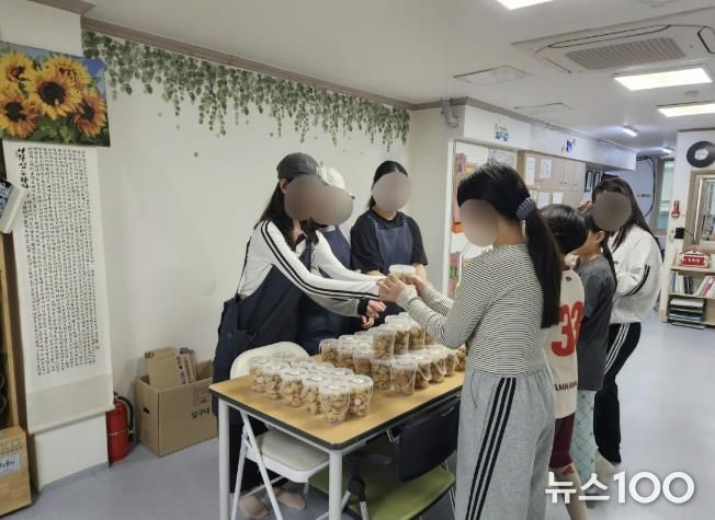 의왕시청소년재단 학교밖청소년지원센터, 자립작업장 '브레드림' 따뜻한 쿠키 나눔 활동 펼쳐