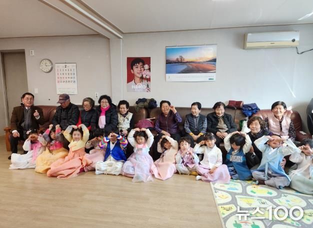 양평군 옥천어린이집 어린이들, 신복1리 마을회관 찾아 설맞이 세배