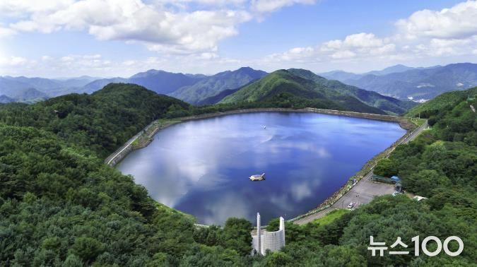 백두산 천지 가평 호명호수… 봄철 기지개 '재개장'