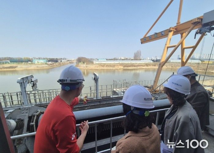 행정지원과장 및 점검반 배수펌프장 현장 방문·점검(3월 25일)